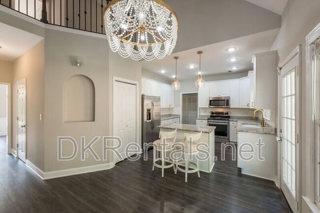 Building Photo - 1512 Fallen Leaf Dr SW