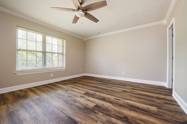 Building Photo - 1701 Lobdell Ave