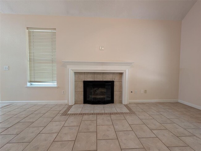 Building Photo - 20815 Figurine Ct
