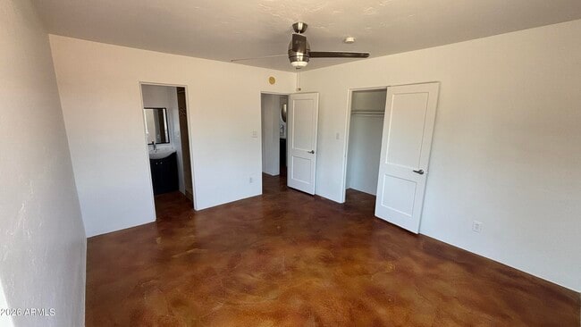 Building Photo - 5548 N 12th Ave