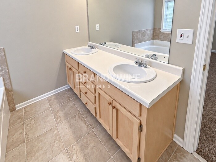 Building Photo - 130 Park Meadows Dr SW