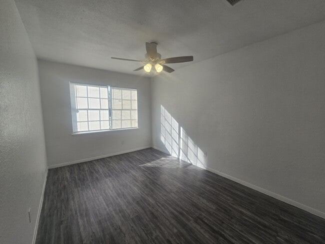 Building Photo - 7518 Hummingbird Ln