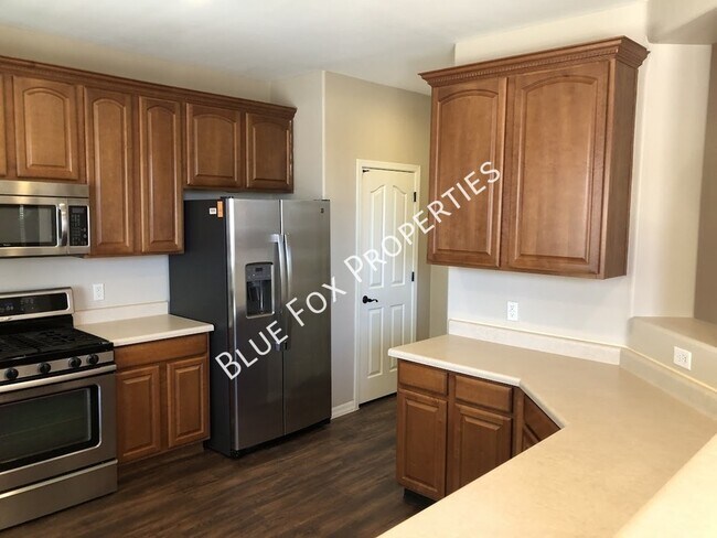 Building Photo - 4810 E Orchard Grass Dr