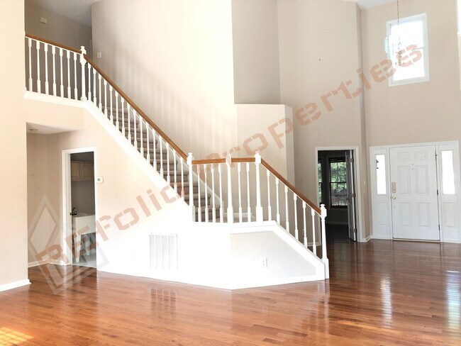 Building Photo - Elegant 4 Bedroom 2.5 Bath House w/ Primary Suite on 1st Floor + a Fenced-in Backyard @ Park Vill...