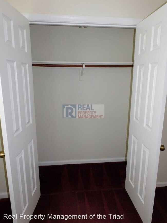 Building Photo - 2 br, 1 bath House - 515 Mystic Drive Unit A