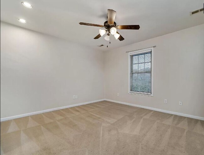 Building Photo - 1709 Cherokee Rd