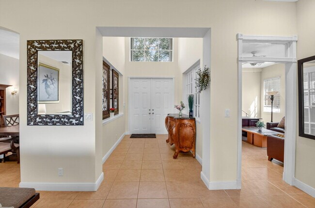 Building Photo - 9826 Vía Amati