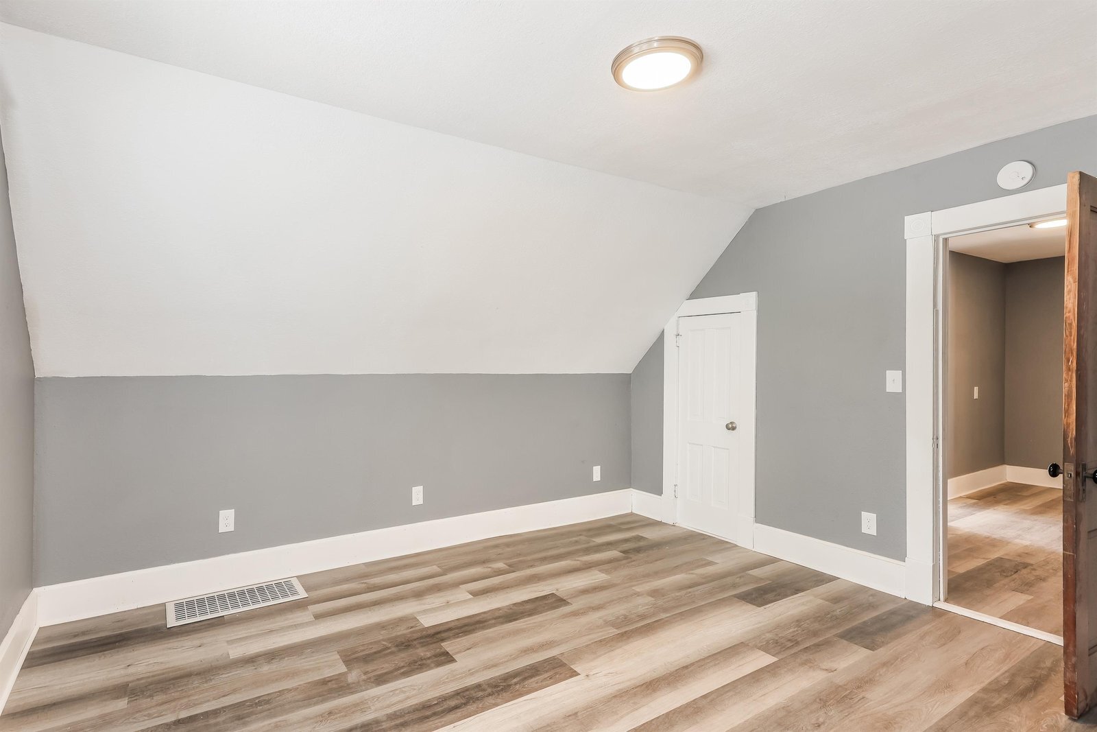 Building Photo - 2109 Claussen St