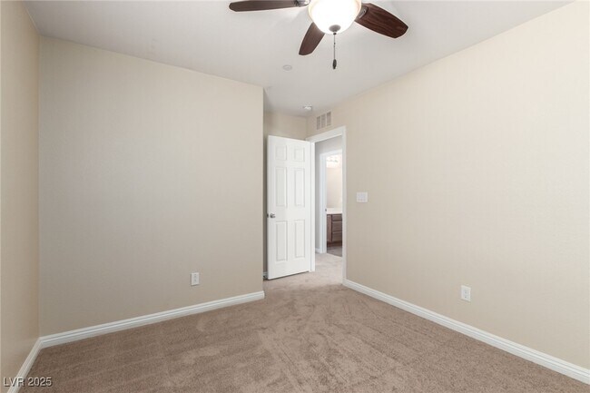 Building Photo - 945 Spiracle Ave