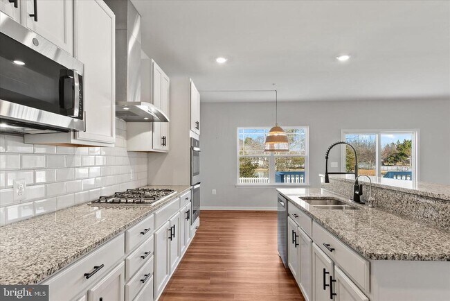 Building Photo - 5559 Trafalgar Cir