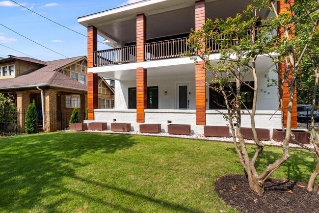 Building Photo - 564 Parkway Dr NE