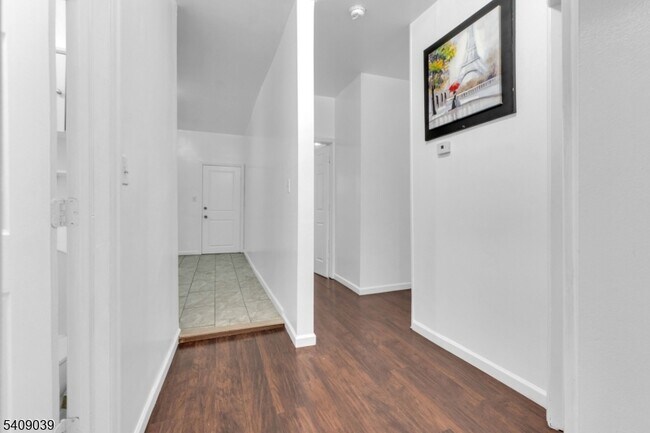 Building Photo - 54 3rd St