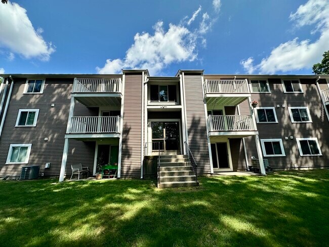 Building Photo - 52 Silver Hill Ln