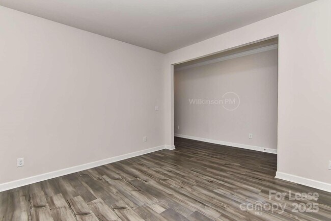 Building Photo - 4104 Armstrong Farm Dr