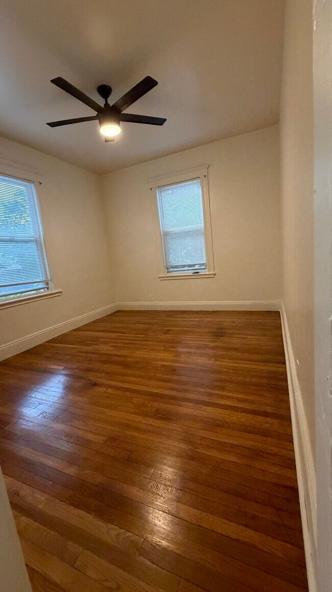 Building Photo - 27 Hosmer St