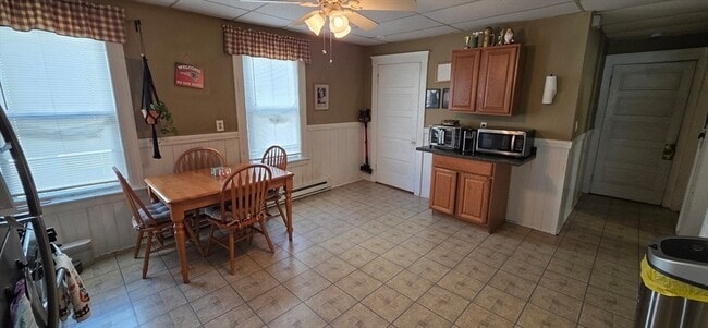 Building Photo - 72 Seymour St