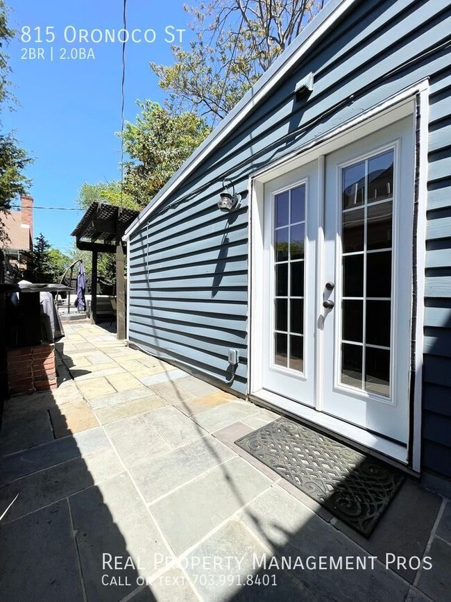 Building Photo - 815 Oronoco St