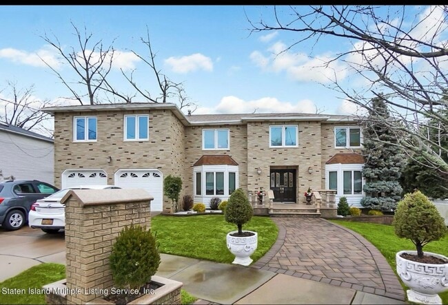 Primary Photo - 35 Nancy Ln