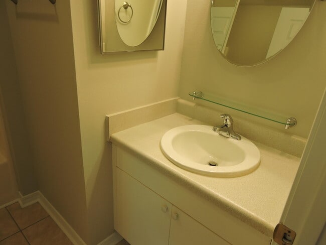 Building Photo - 125 Louise Dr