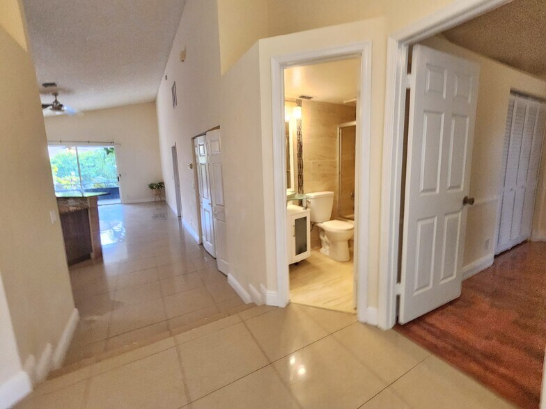 Building Photo - 7705 Forest Green Ln