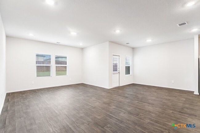 Building Photo - 840 Nodding Nixie