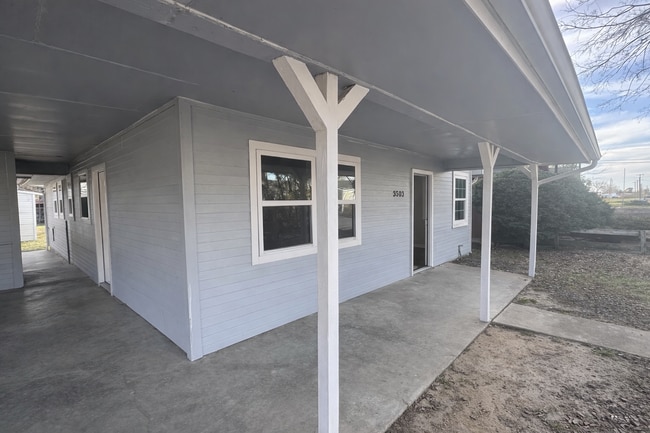 Building Photo - 3503 Division St