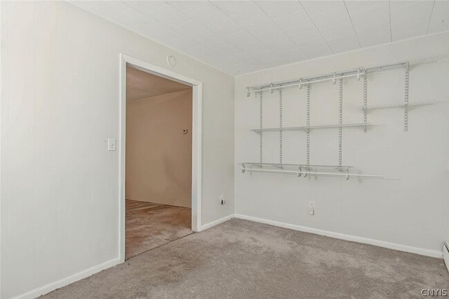 Building Photo - 147 Elm St
