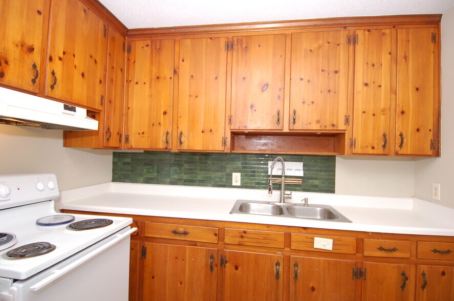 Building Photo - 3208 Ruffin St