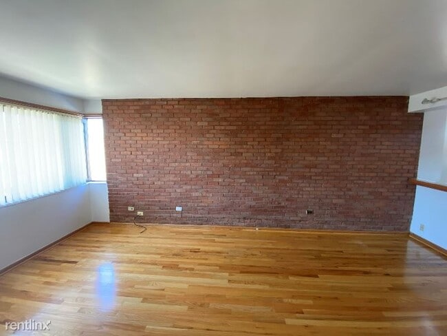 Building Photo - 2400 Dewes St