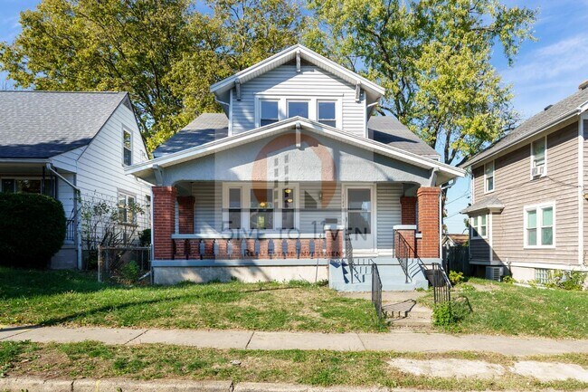 Primary Photo - 1109 Creighton Ave