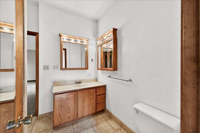 Building Photo - Spacious 4-Bedroom Home Minutes from Downt...