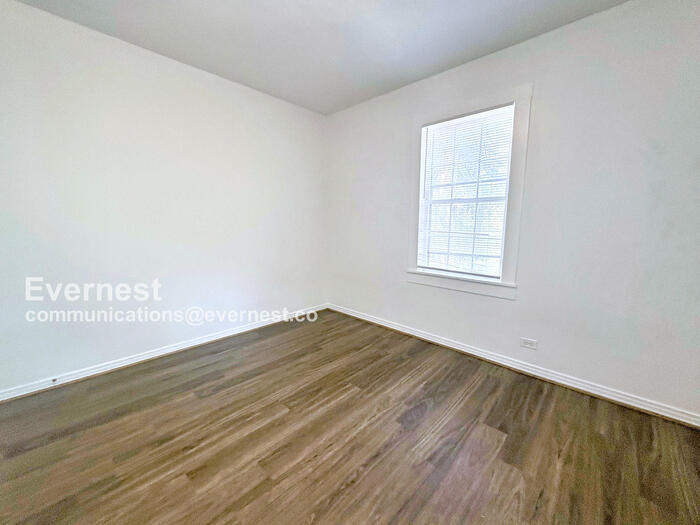 Building Photo - 253 11th Ave NE