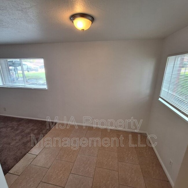 Building Photo - 4642 S Arlington Park Dr