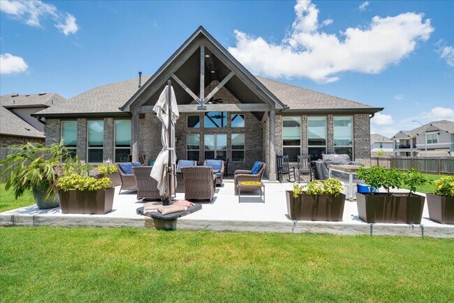 Building Photo - 5713 Fresno Ave