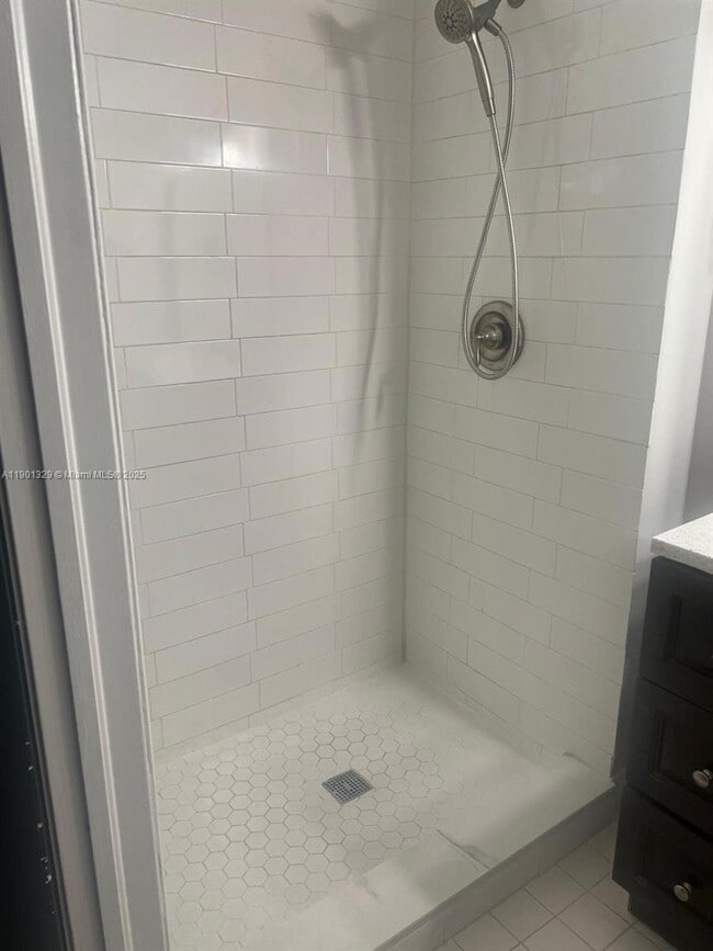 Building Photo - 438 NE 210th Cir Terrace