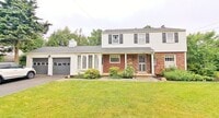 Building Photo - Fully Furnished 4 Bed / 1-1/2 Bath Single ...