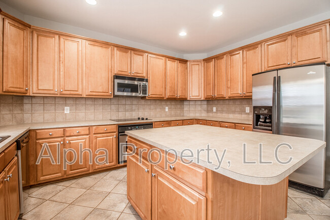 Building Photo - 515 Adeline Ct