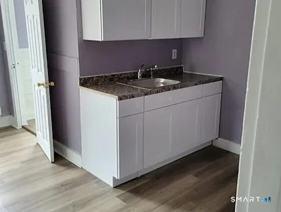 Building Photo - 136 Windsor Ave