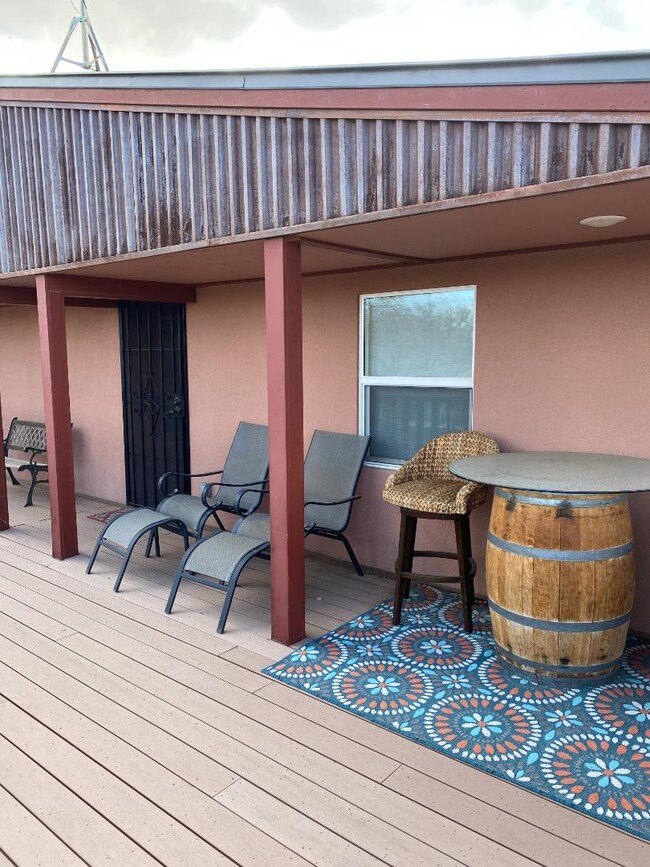 Building Photo - 444 E Montezuma Ave