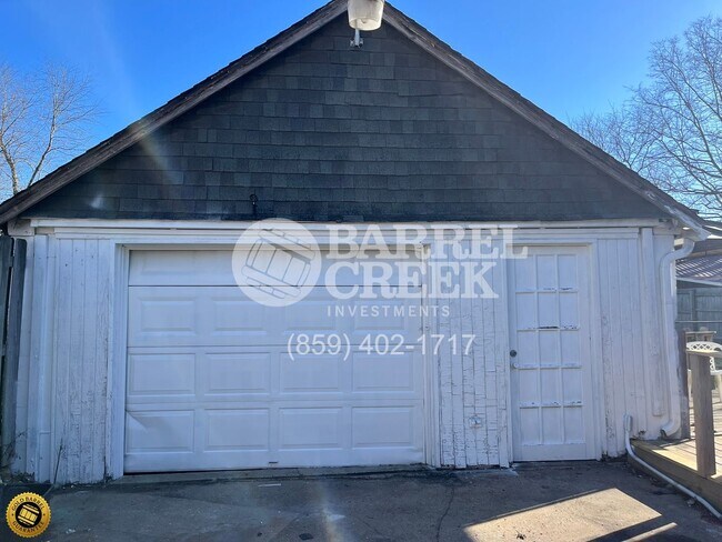 Building Photo - 4-Bed 1.5-Bath House + Garage & Fenced Yard
