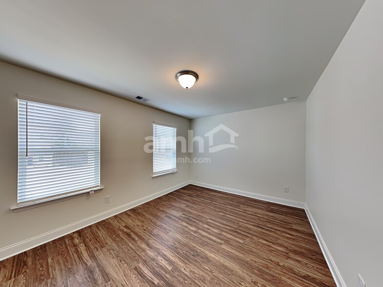 Building Photo - 8110 Brookbend Dr