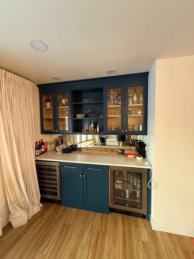 Building Photo - 4-bedroom home in Fairbanks / Dog friendly / Natural Gas