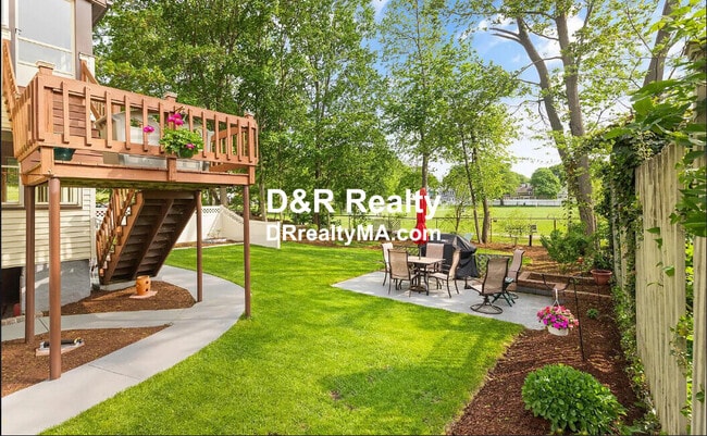 Building Photo - 8 Cross St