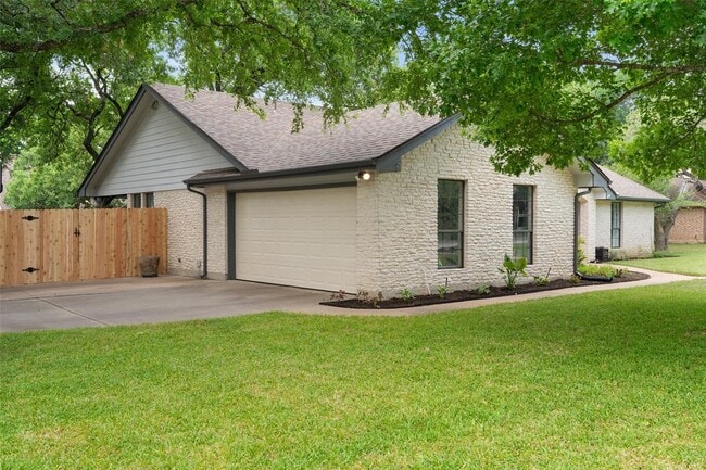 Building Photo - 3701 Indian Point Dr