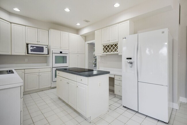 Building Photo - 9202 Linden Grove Ct