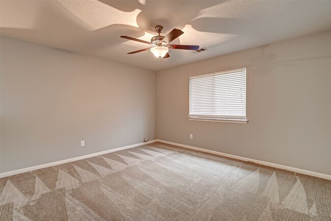 Building Photo - 2130 Autumn Fern Dr
