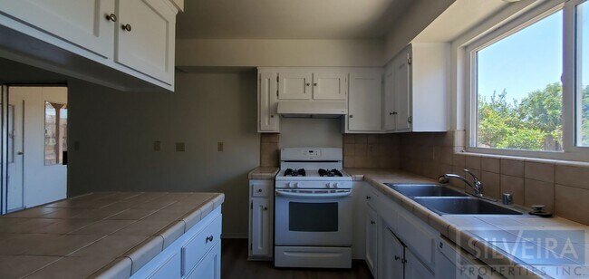 Building Photo - Three Bedroom Home In Orcut/Santa Maria