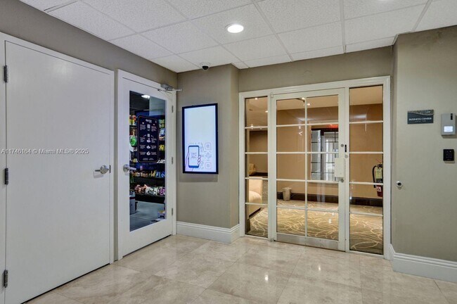 Building Photo - 770 Claughton Island Dr