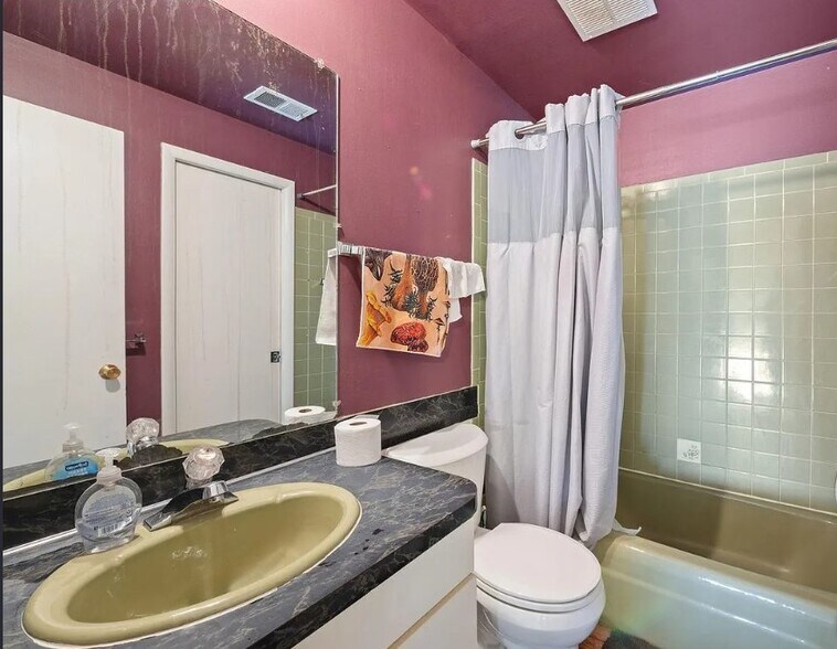 Building Photo - 2633 Sherwood Cir