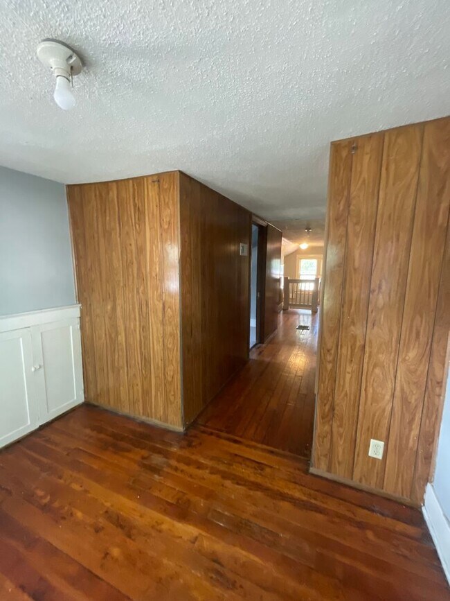 Building Photo - 1415 Neosho St